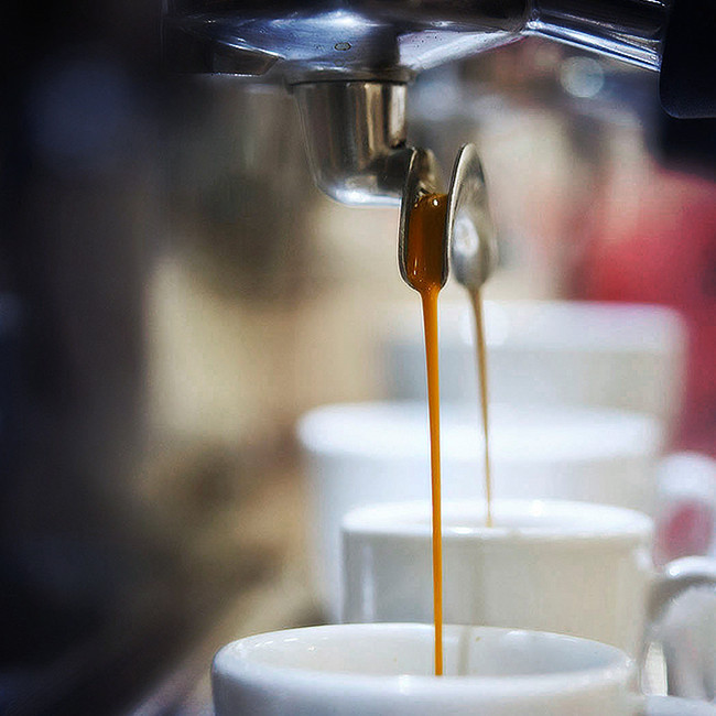 Klasyczna włoska półautomatycz – Espresso Machine Semi Auto recenzja i cena